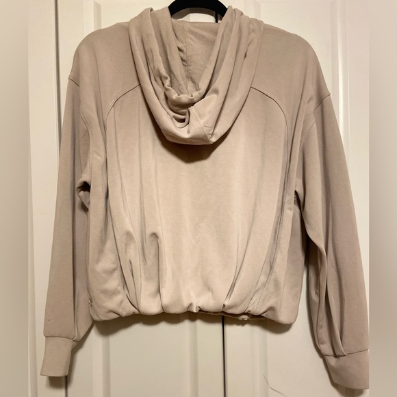 Athleta Seasoft Bubble Hem Hoodie Sweatshirt Women's Size Small Beige - Picture 4 of 9